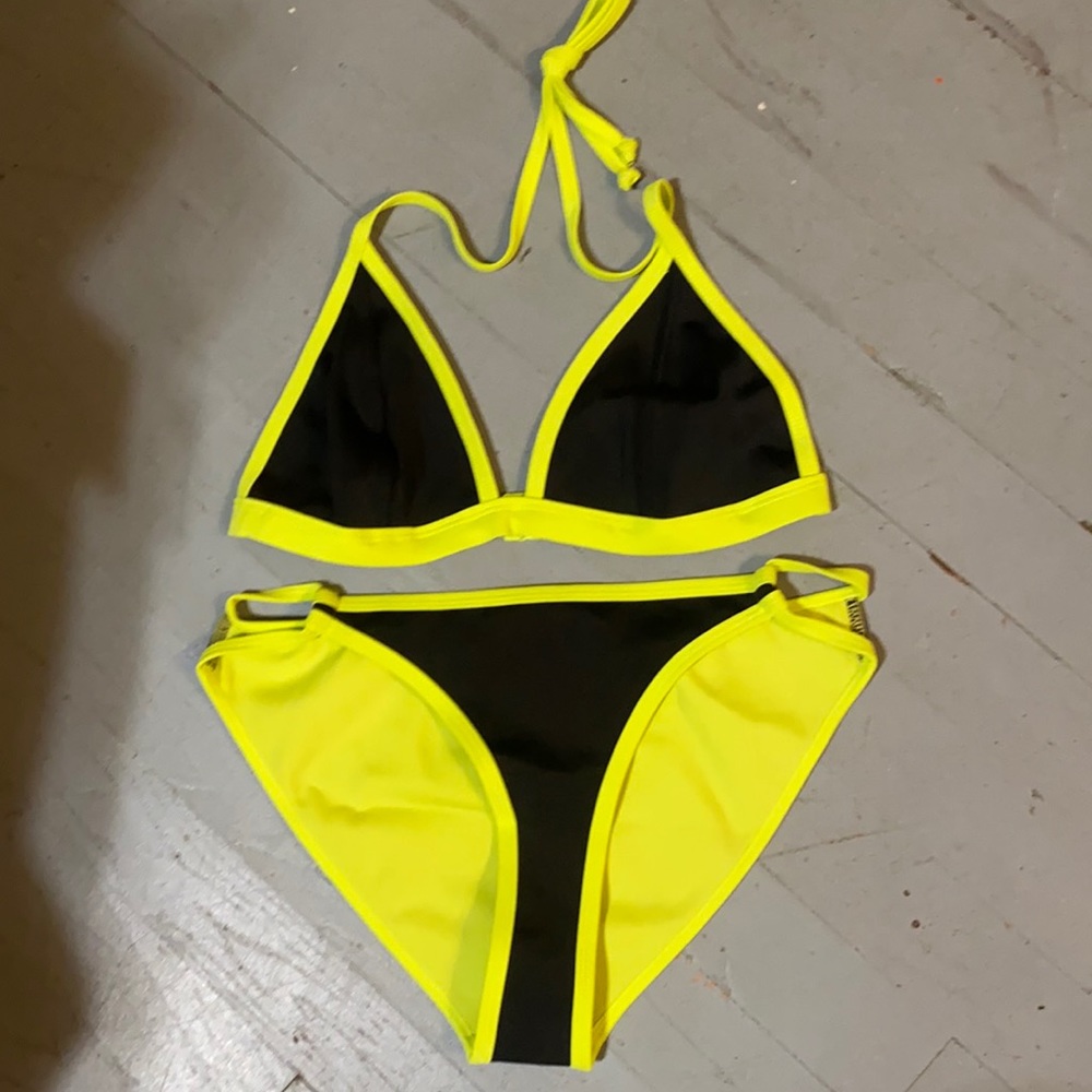 Piha bikini